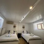 Apartament Iris Garden Retreat