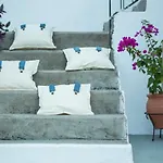 Iris Garden Retreat *