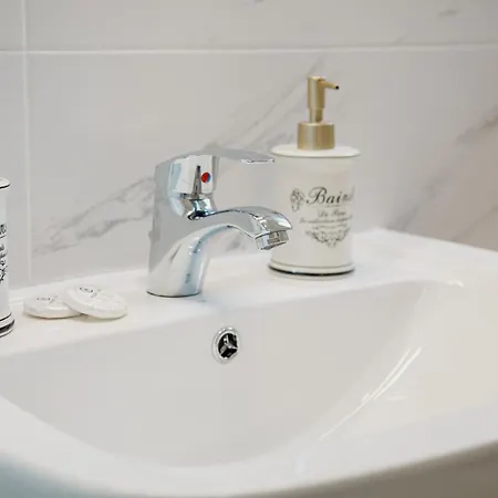 شقة Iris Garden Retreat