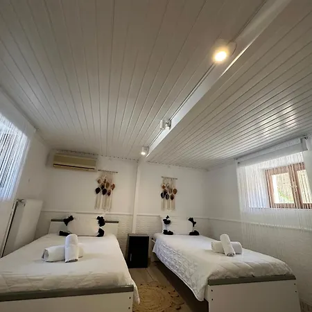 شقة Iris Garden Retreat