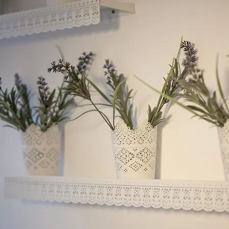 شقة Iris Garden Retreat *