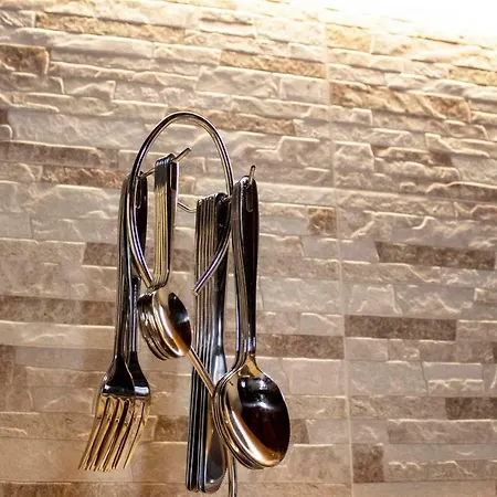 Iris Garden Retreat شقة Corinth