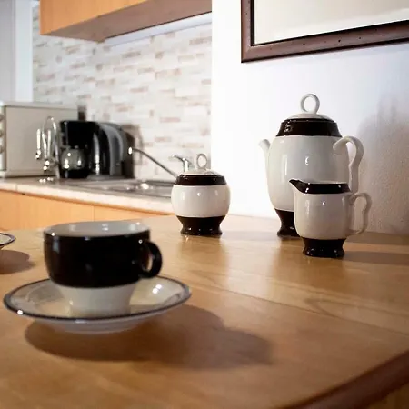 Iris Garden Retreat شقة Corinth