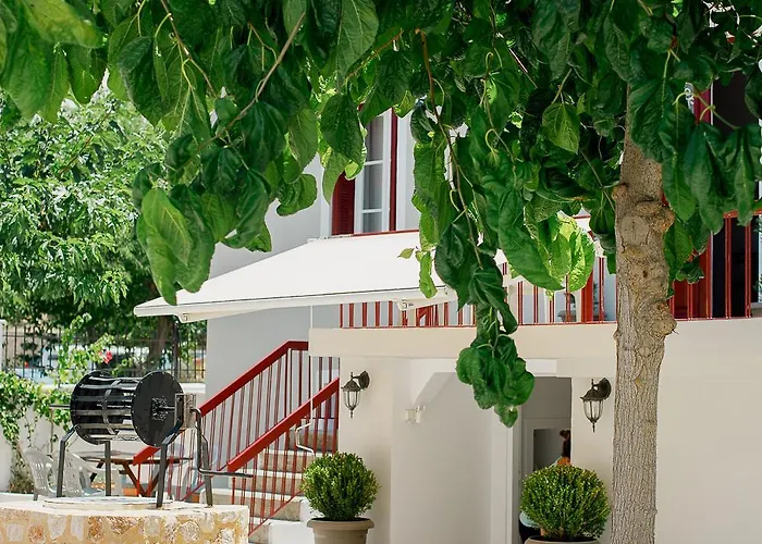 Iris Garden Retreat Апартаменты Corinth