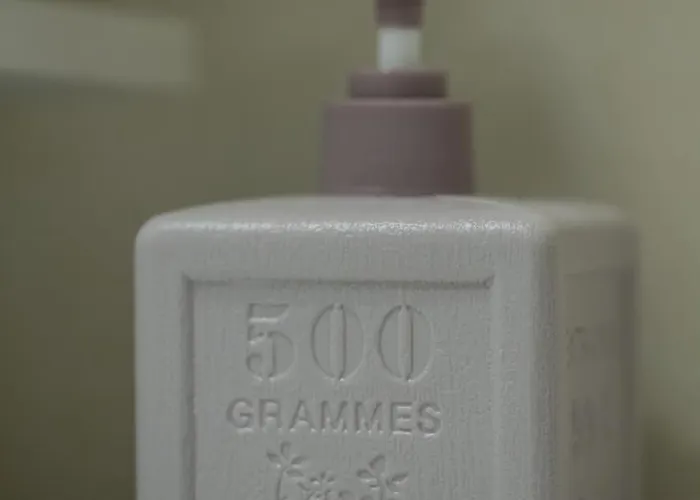 Апартаменты Iris Garden Retreat