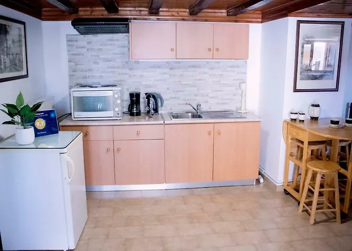 Iris Garden Retreat Апартаменты